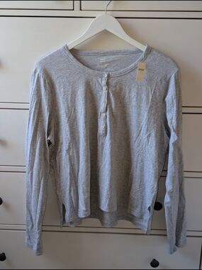 Aerie Light Gray Long Sleeve Henley XL - NWT